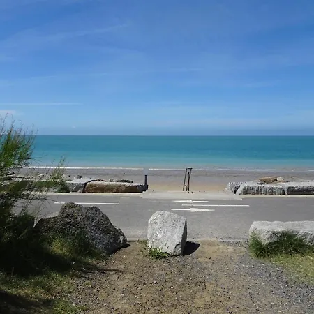 In Near & Cliffs Holiday home *